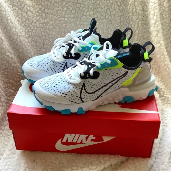 Nike Other - Nike Trainer Shoe Nib 6y